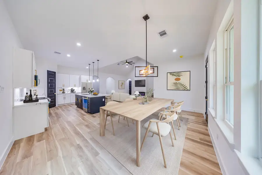 Bright interior with white walls and ceilings, creating an open, airy atmosphere and enhancing natural light throughout the home. Bright interior with white walls and ceilings, creating an open, airy atmosphere and enhancing natural light throughout the home.