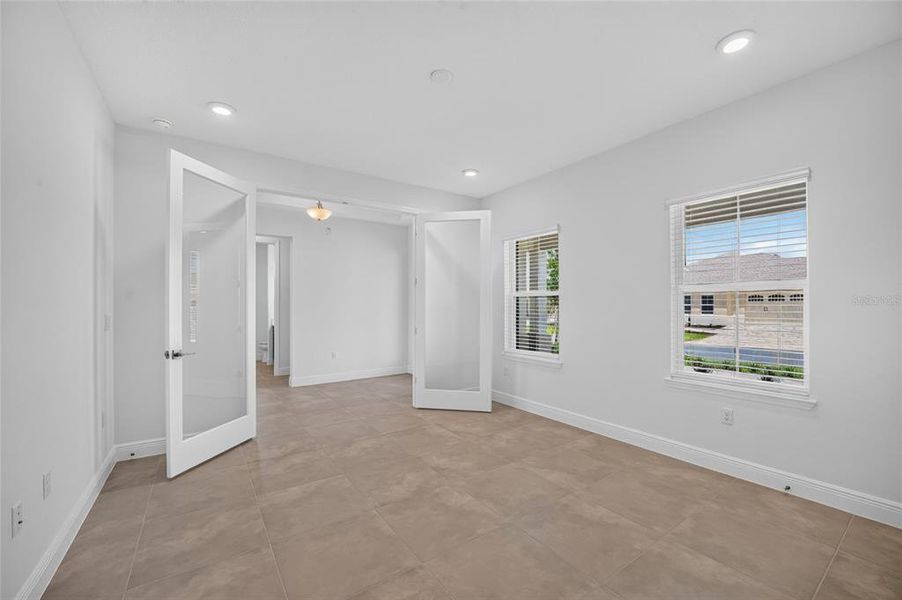 Spacious, unfurnished interior of a new home in , Ocala (Image 39).