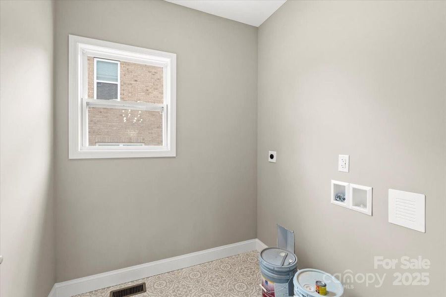 Spacious, unfurnished interior of a new home in , Hickory (Image 14).