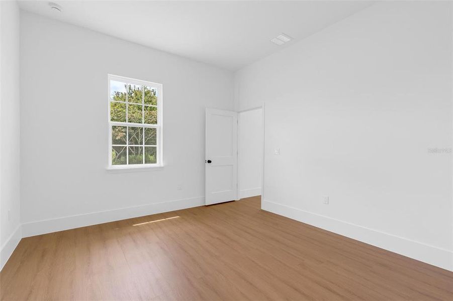 Spacious, unfurnished interior of a new home in , Ocala (Image 38).