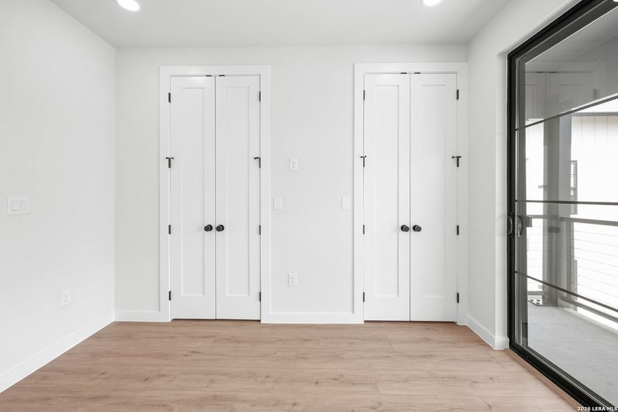 Spacious, unfurnished interior of a new home in Dovetail, New Braunfels (Image 19).