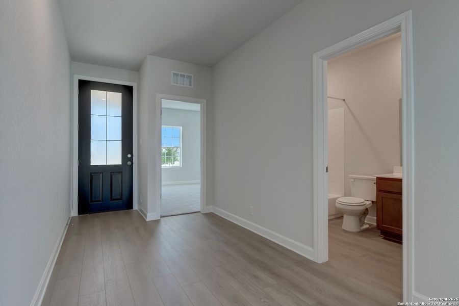 Spacious, unfurnished interior of a new home in Enclave at Hennersby Hollow 50's, San Antonio (Image 27). Spacious, unfurnished interior of a new home in Enclave at Hennersby Hollow 50's, San Antonio (Image 27).