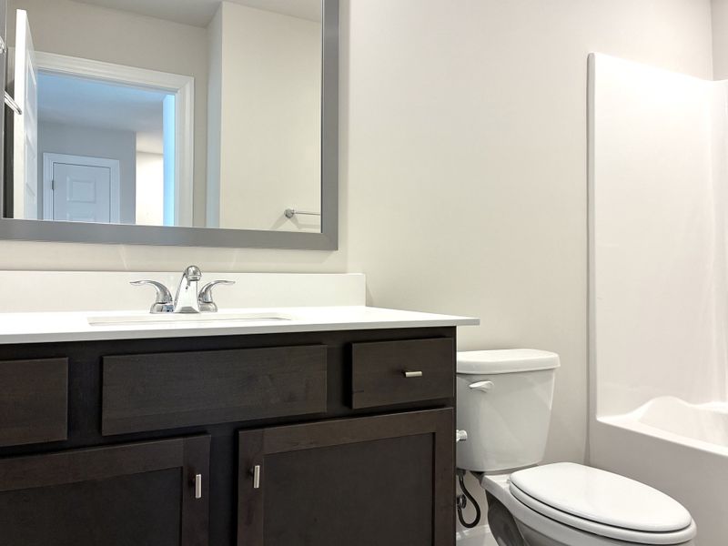 Furnished interior view inside a new home in Holly Ridge, Greenville (Image 9).