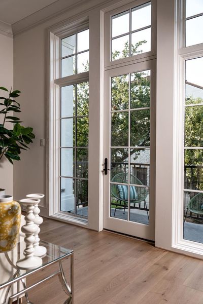 The home features Sierra Pacific aluminum-clad wood windows throughout for years of maintenance-free enjoyment. Doors feature Entek hardware and exposed-metal hinges.