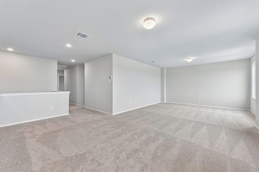 Spacious, unfurnished interior of a new home in Cascade, Liberty Hill (Image 34).