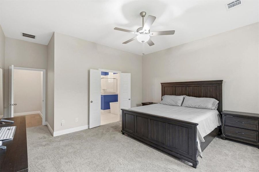Furnished interior view inside a new home in Kentsdale Farms, DeSoto (Image 8).