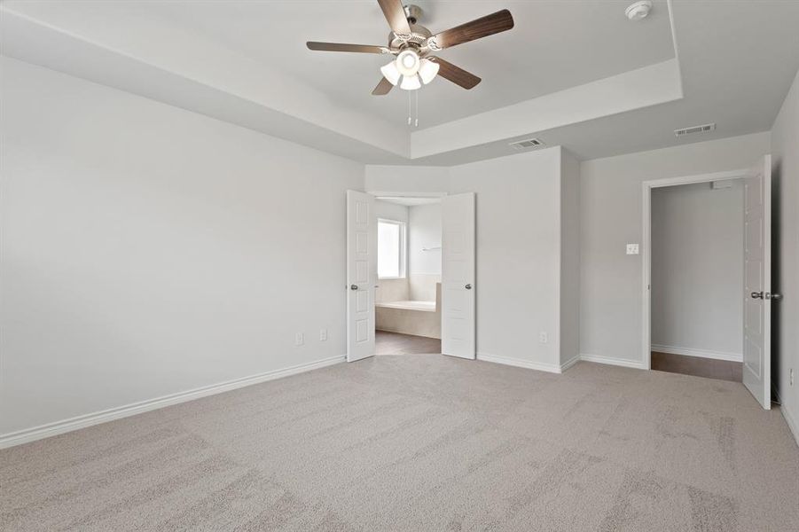 Spacious, unfurnished interior of a new home in Burgess Meadows, Cleburne (Image 18).