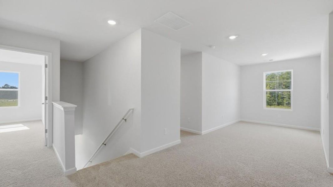 Spacious, unfurnished interior of a new home in Fairway 17 at Mirror Lake, Villa Rica (Image 15).