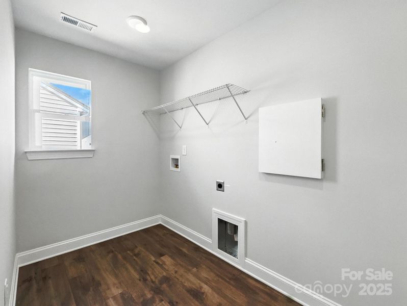 Image 38 of a home in Hampton Woods.