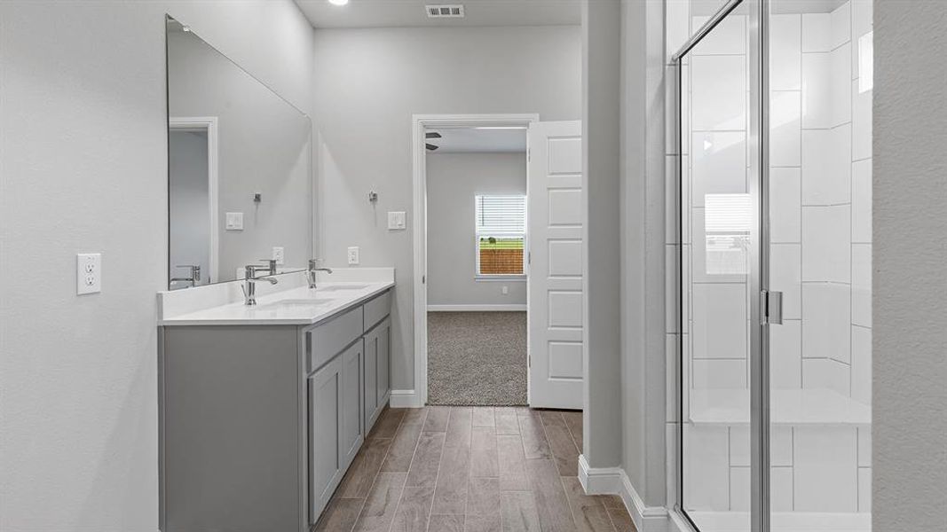 Furnished interior view inside a new home in Sandstone Estates, Granbury (Image 10).