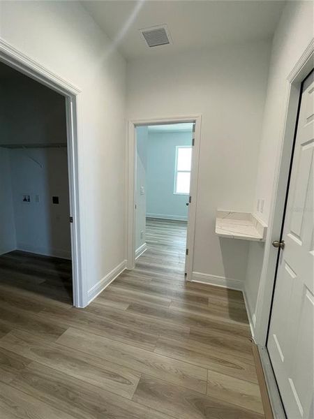 Spacious, unfurnished interior of a new home in Park View at the Hills, Minneola (Image 11).