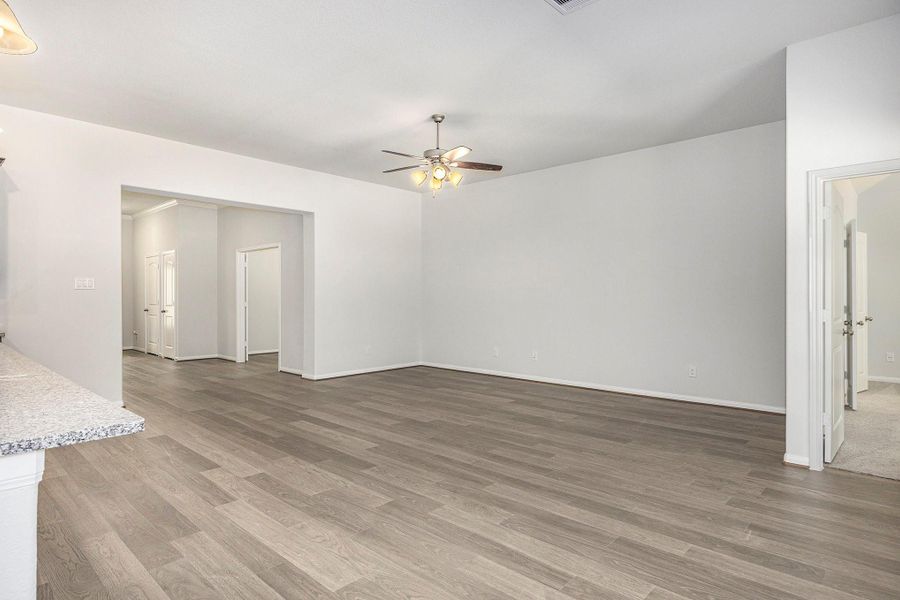 Spacious, unfurnished interior of a new home in Columbia Lakes, West Columbia (Image 12).