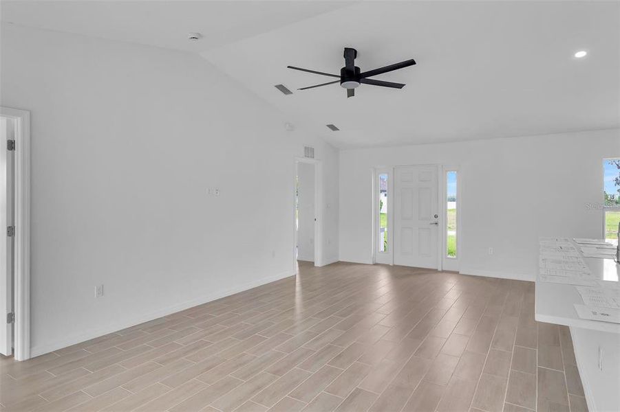 Spacious, unfurnished interior of a new home in , Cape Coral (Image 15).