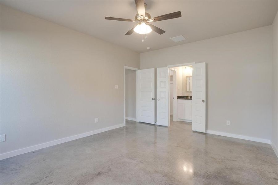 Spacious, unfurnished interior of a new home in , Itasca (Image 27). Spacious, unfurnished interior of a new home in , Itasca (Image 27).