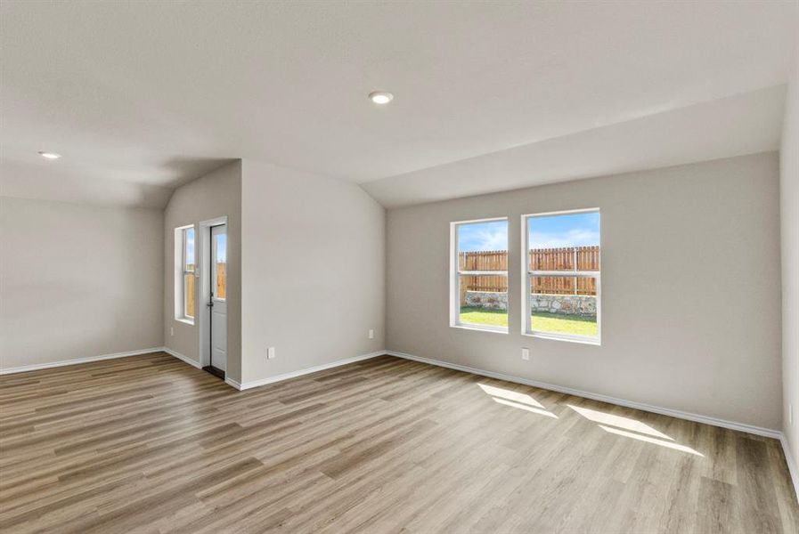 Spacious, unfurnished interior of a new home in Sunnycreek, Crowley (Image 24).