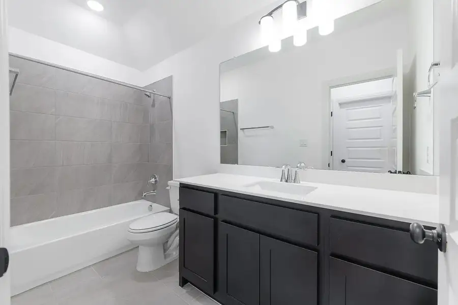 Furnished interior view inside a new home in Lariat - 70', Liberty Hill (Image 10).