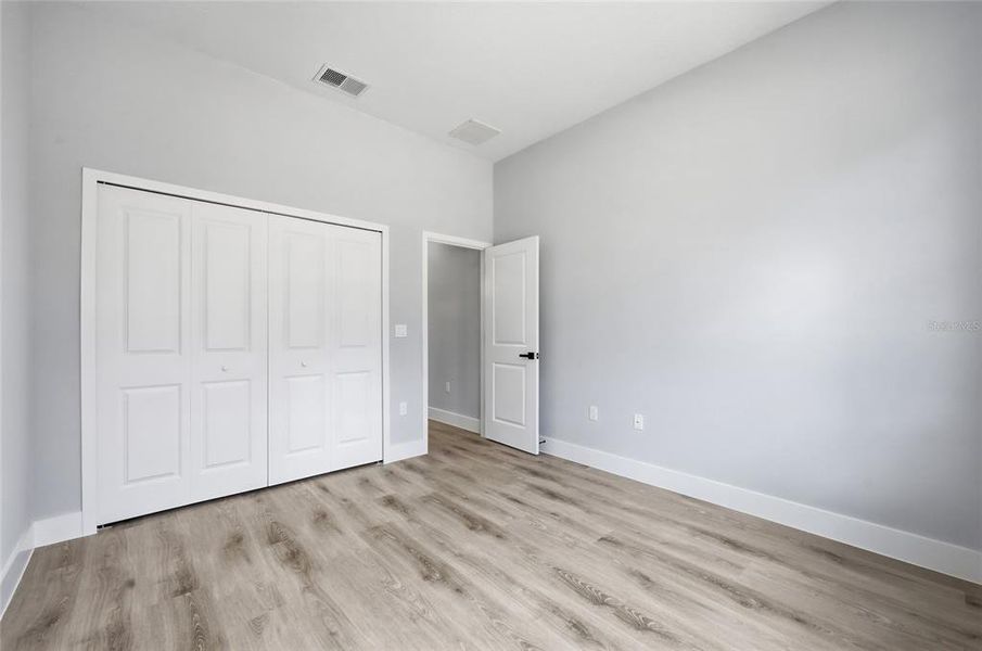 Spacious, unfurnished interior of a new home in , Ocala (Image 23).
