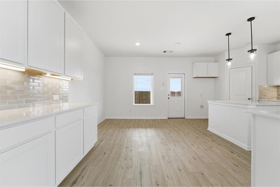 Spacious, unfurnished interior of a new home in Saddlebrook Estates, Waxahachie (Image 11).