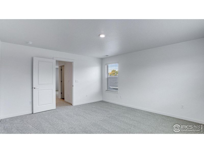 Spacious, unfurnished interior of a new home in Hansen Farm, Fort Collins (Image 22).
