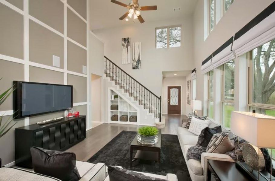 Photo of Pulte model home with same floor plan, not of actual home listed. Photo of Pulte model home with same floor plan, not of actual home listed.