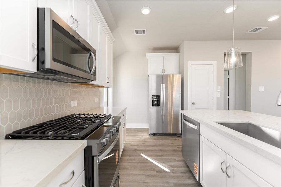 Furnished interior view inside a new home in Laurel Landing, Alvin (Image 10).