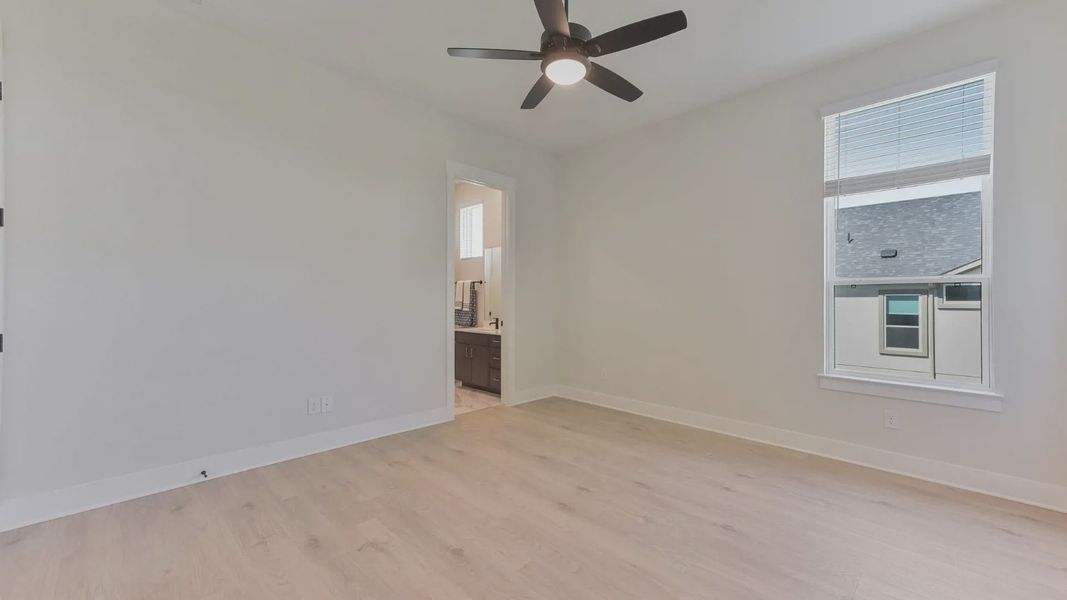 Representative unfurnished interior of a home built from the Franklin by Chesmar Homes in Feathergrass, Florence (Image 22).