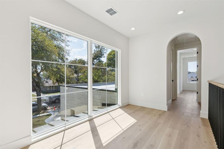 Spacious, unfurnished interior of a new home in , Dallas (Image 29).