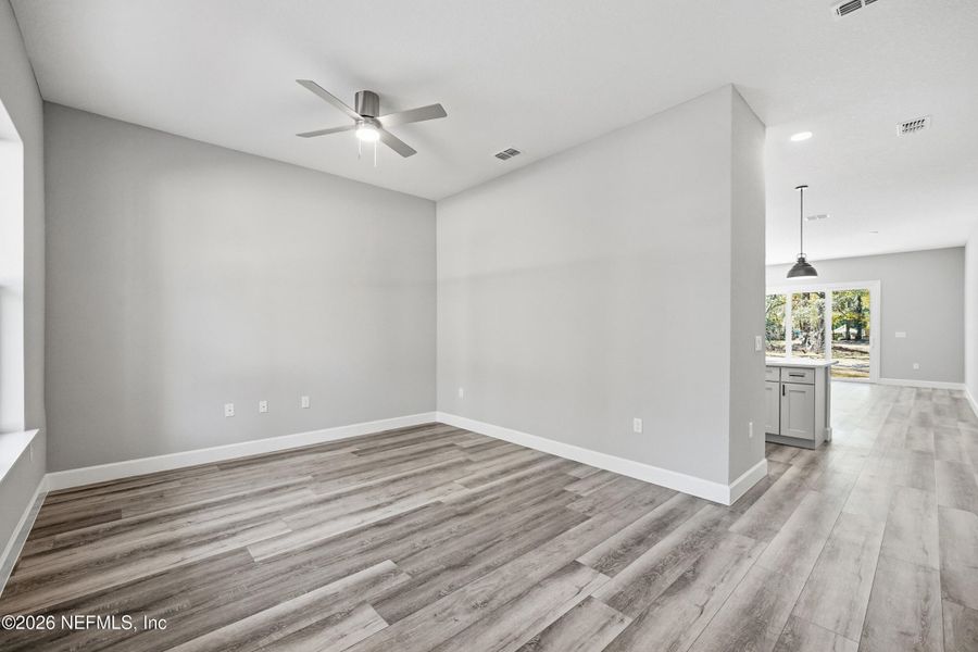 Spacious, unfurnished interior of a new home in , Jacksonville (Image 23).