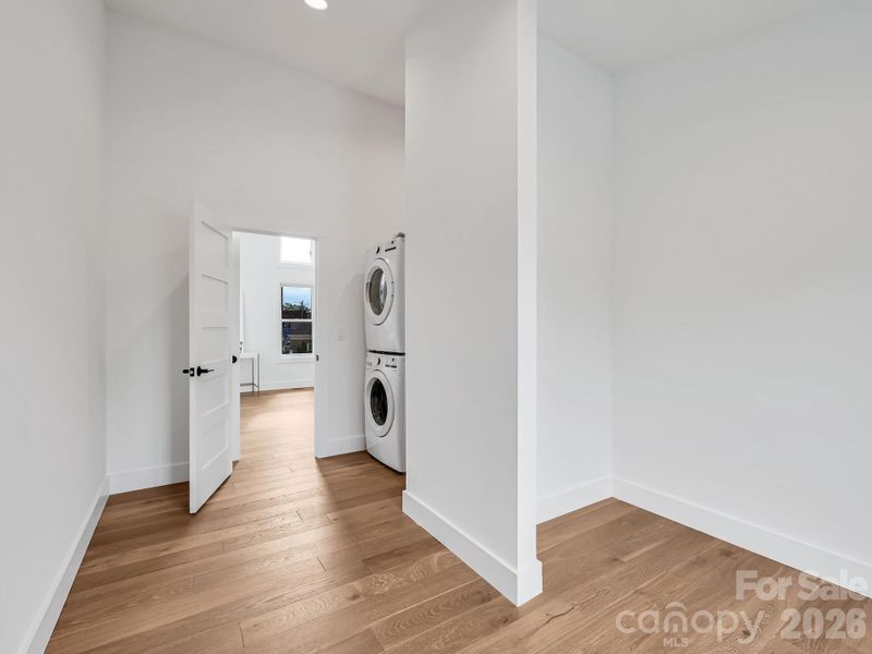 Spacious, unfurnished interior of a new home in , Asheville (Image 22).