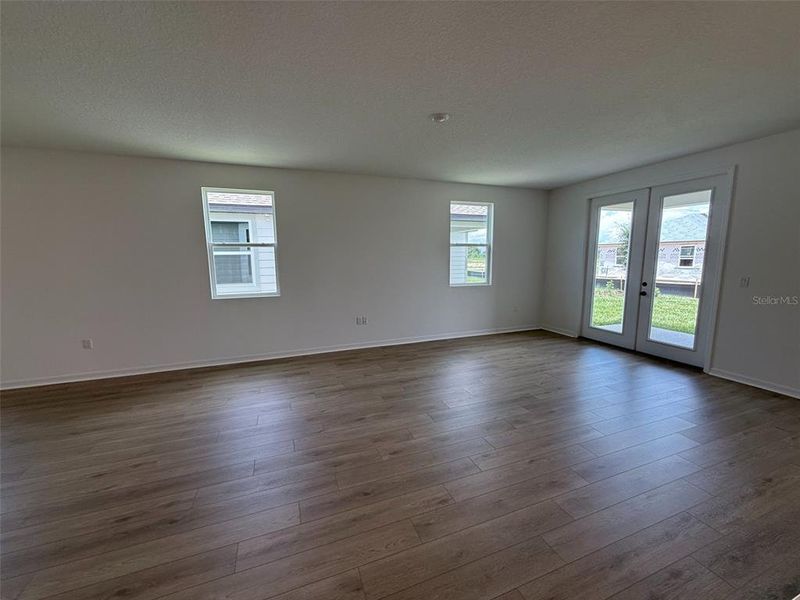 Spacious, unfurnished interior of a new home in , Mount Dora (Image 12).