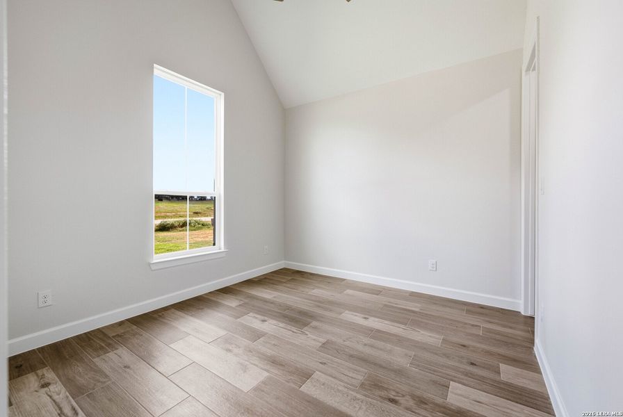 Spacious, unfurnished interior of a new home in , Floresville (Image 28).