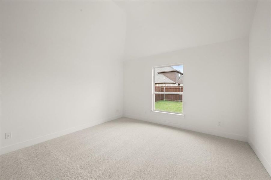 Spacious, unfurnished interior of a new home in High Country, Burleson (Image 24).