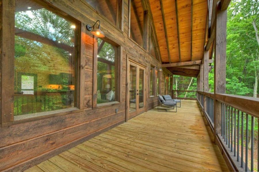 Exterior details and patio area of a home in , Blue Ridge (Image 19).
