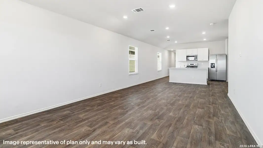 Spacious, unfurnished interior of a new home in Stonehill, San Antonio (Image 26).