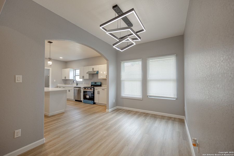 Spacious, unfurnished interior of a new home in , San Antonio (Image 13).
