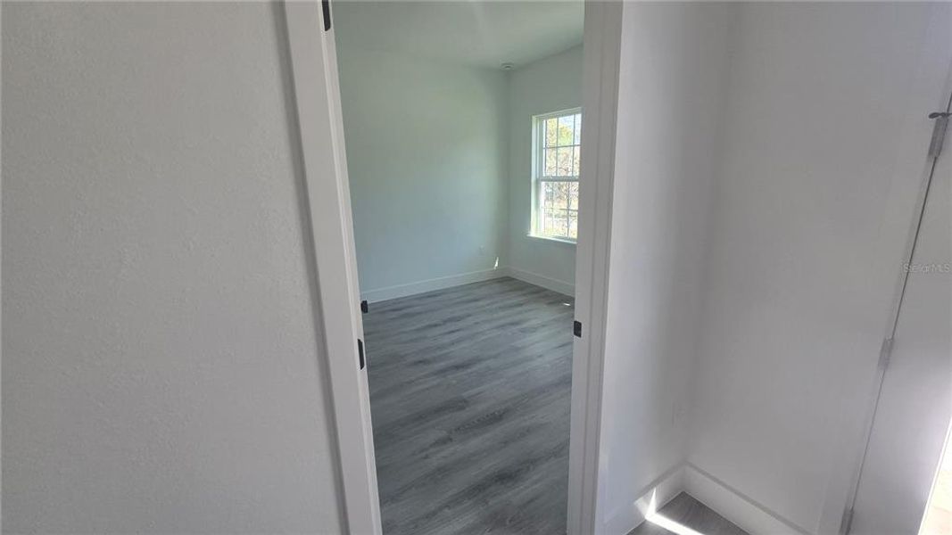 Spacious, unfurnished interior of a new home in , Citrus Springs (Image 22).