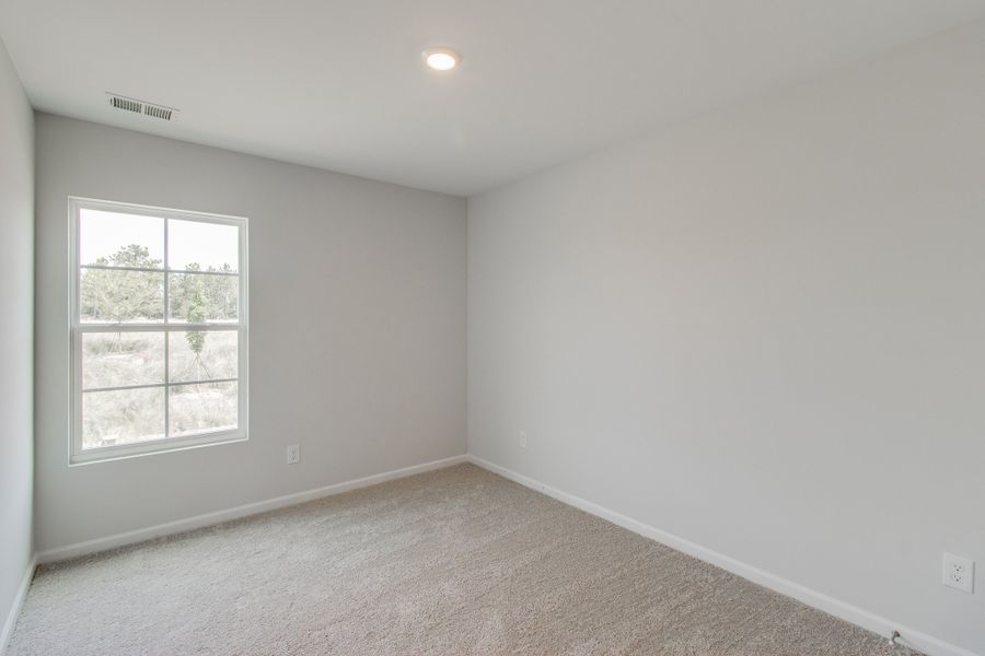 Spacious, unfurnished interior of a new home in Astoria, Columbia (Image 23).