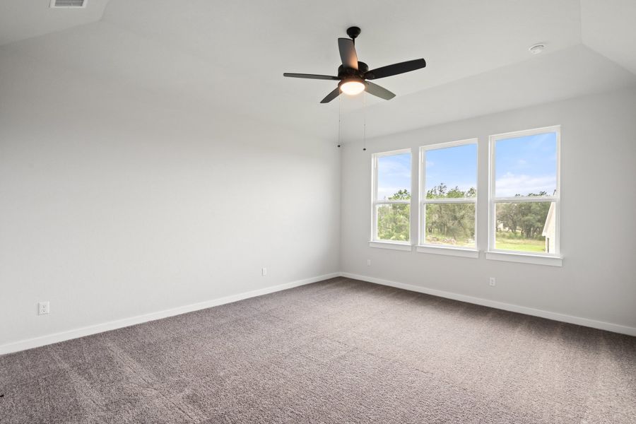 Spacious, unfurnished interior of a new home in Lariat, Liberty Hill (Image 42).