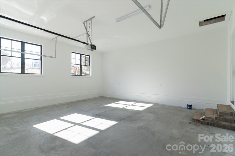 Spacious, unfurnished interior of a new home in , Maiden (Image 28).