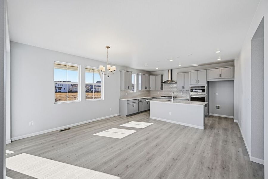 Spacious, unfurnished interior of a new home in Macanta, Castle Rock (Image 11).