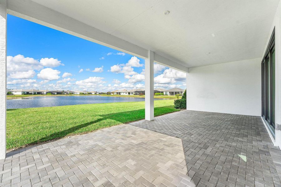 Exterior details and patio area of a home in , Port St. Lucie (Image 23).