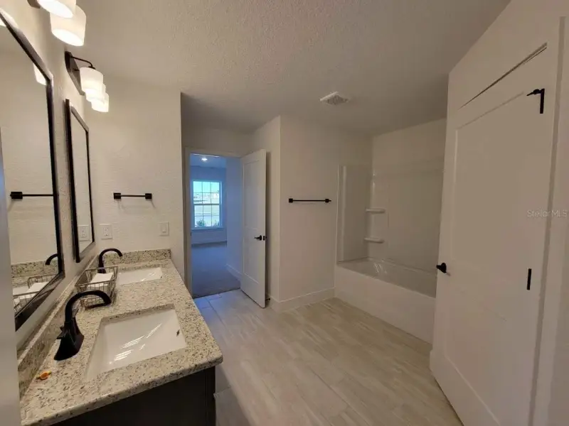 Furnished interior view inside a new home in Ocala Crossings South, Ocala (Image 7).