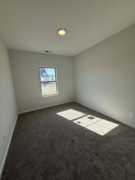 Spacious, unfurnished interior of a new home in Bradley Bend, Ashland City (Image 6).