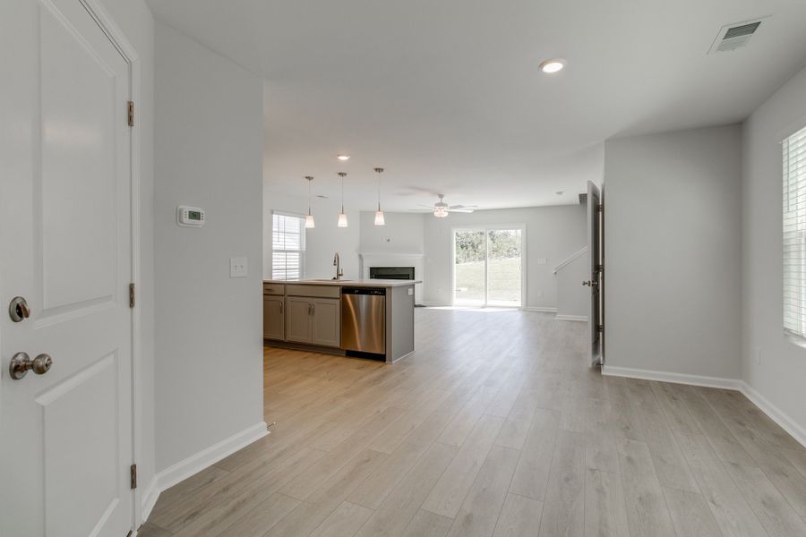 Spacious, unfurnished interior of a new home in Ellington, Elgin (Image 16).