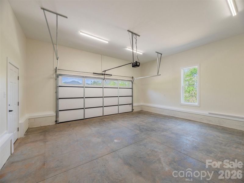 Spacious, unfurnished interior of a new home in , Leicester (Image 16).