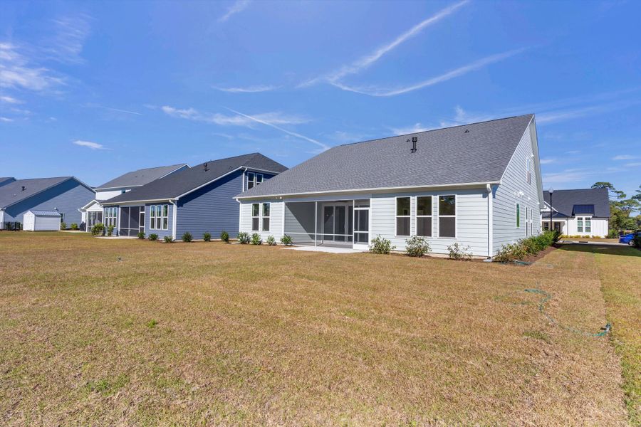 Representative exterior details of a home built from the The Bradley by RobuckHomes in Windwater, Hampstead (Image 36).