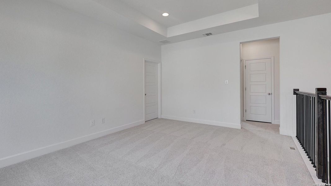 Spacious, unfurnished interior of a new home in Ladera, San Antonio (Image 22).