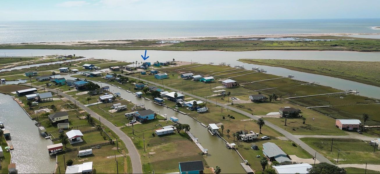 Arrow in this picture marks how close canal exit is into the Intracoastal Waterway.