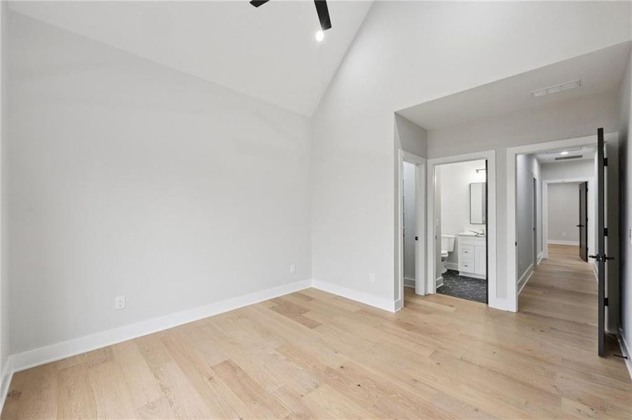Spacious, unfurnished interior of a new home in , Auburn (Image 49).