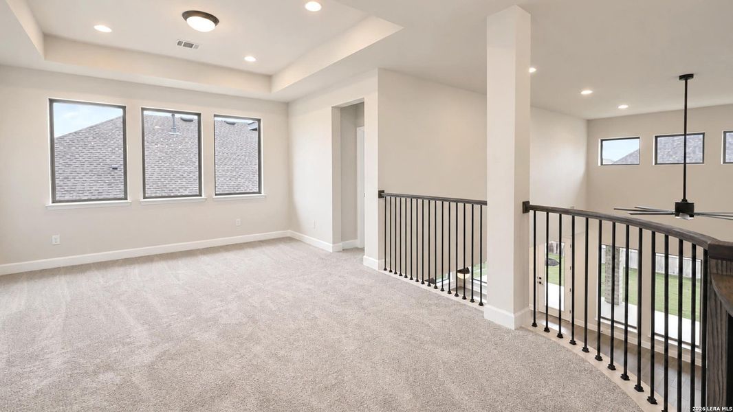 Spacious, unfurnished interior of a new home in Mayfair, New Braunfels (Image 19).